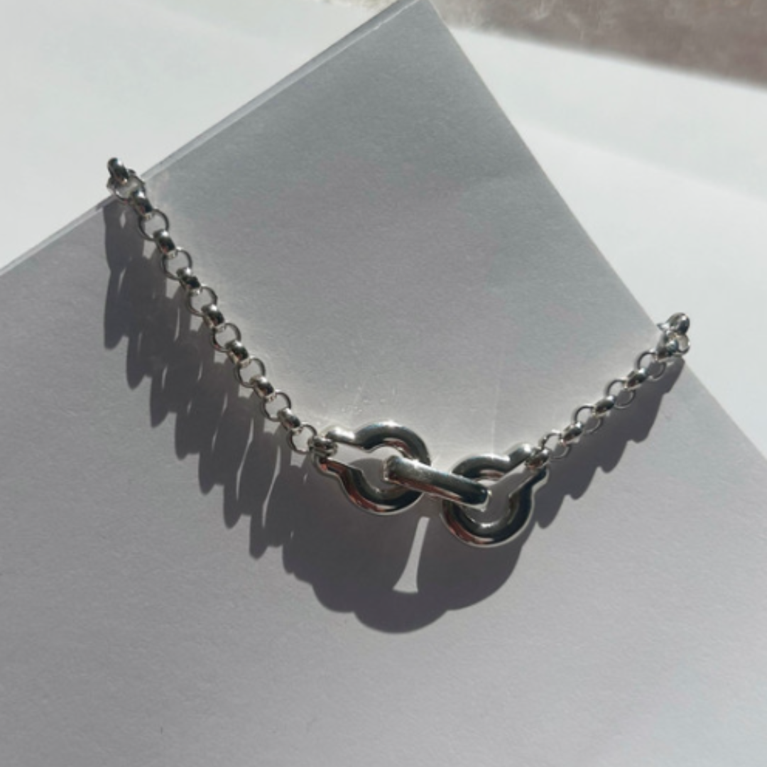 Ample Clasp Bracelet