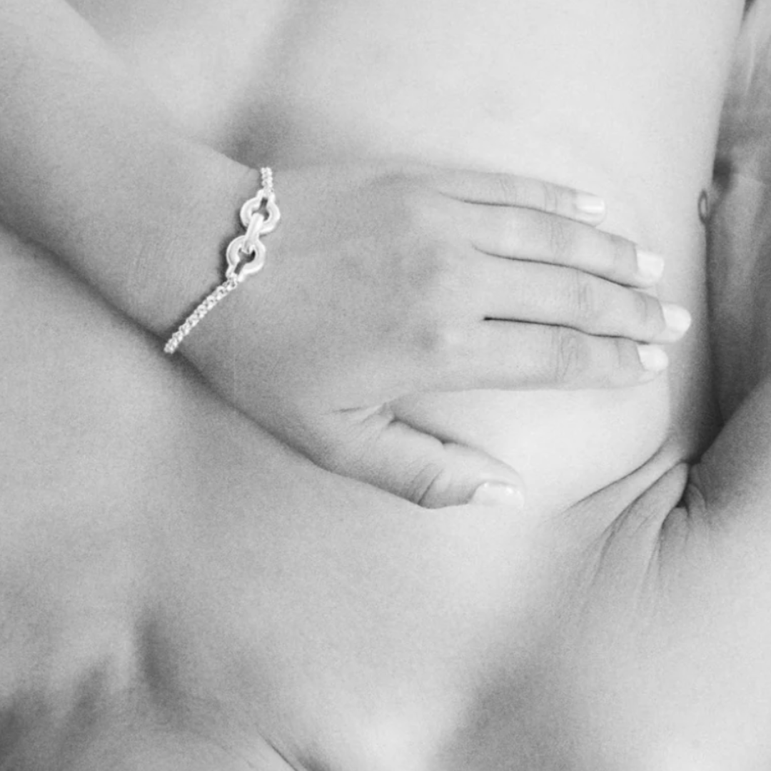 Ample Clasp Bracelet