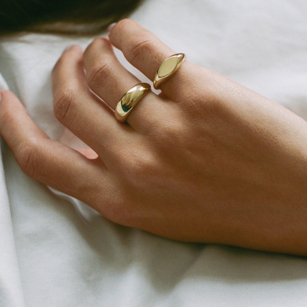 Eloise Oval Signet Ring