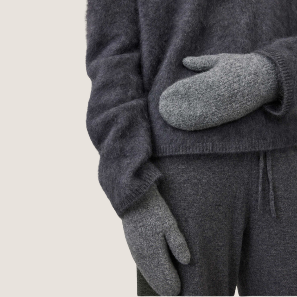 The Boucle Mittens Graphite